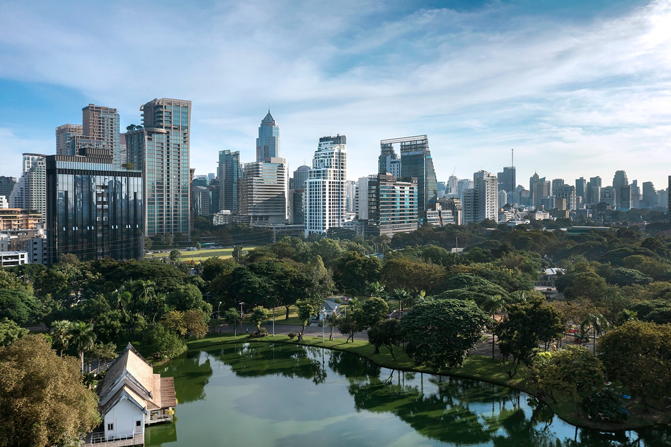 MUNIQ Langsuan_Building1.jpg