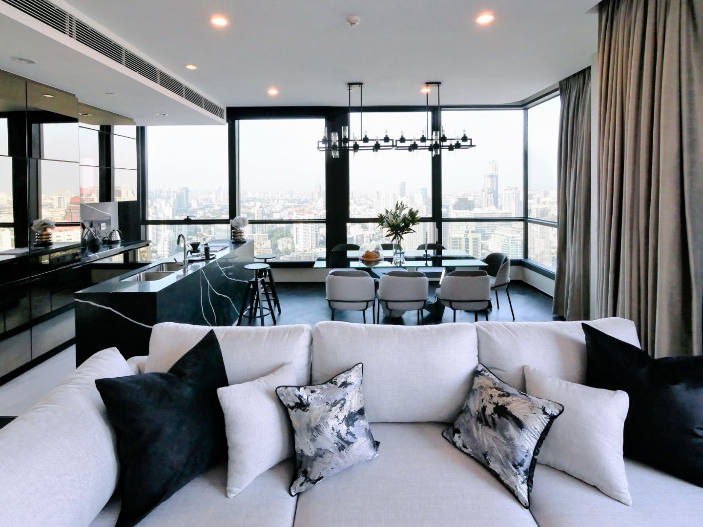THE ESSE Sukhumvit 36, 3-Bedroom, Bangkok