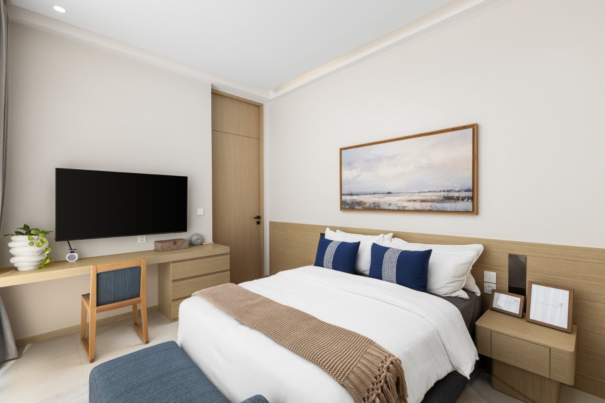 9 BED2.jpg