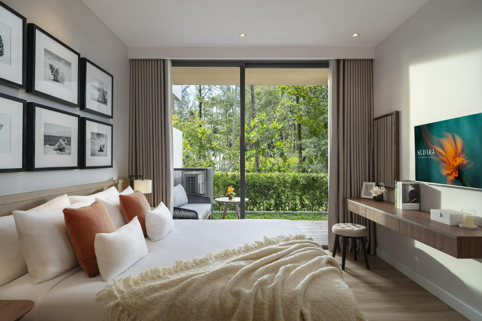 3. Master Bedroom-min.jpg