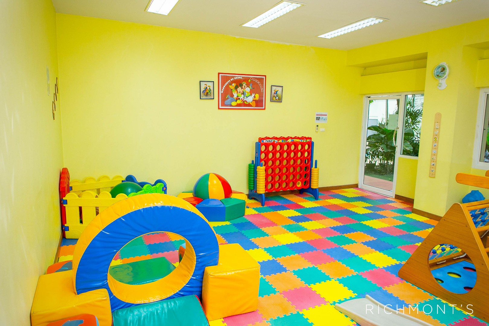 Indoor Children Playroom b.jpg