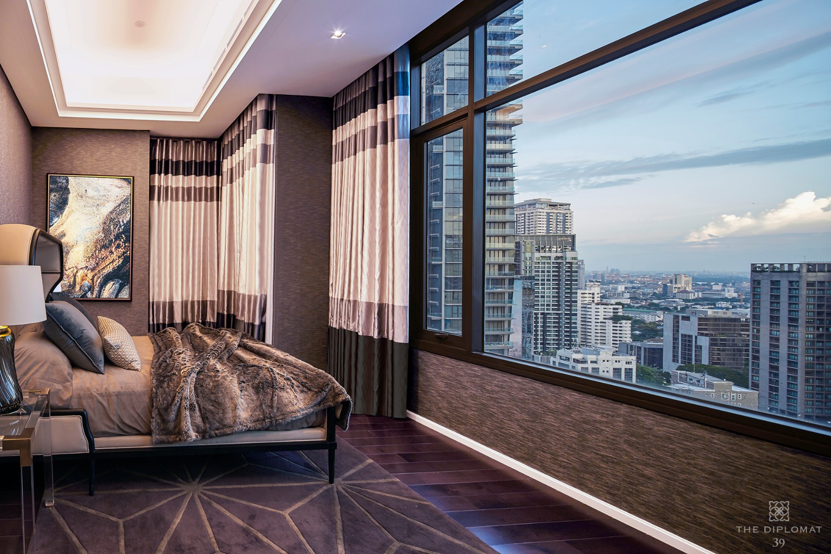 The Diplomat 39_Show Unit11.jpg