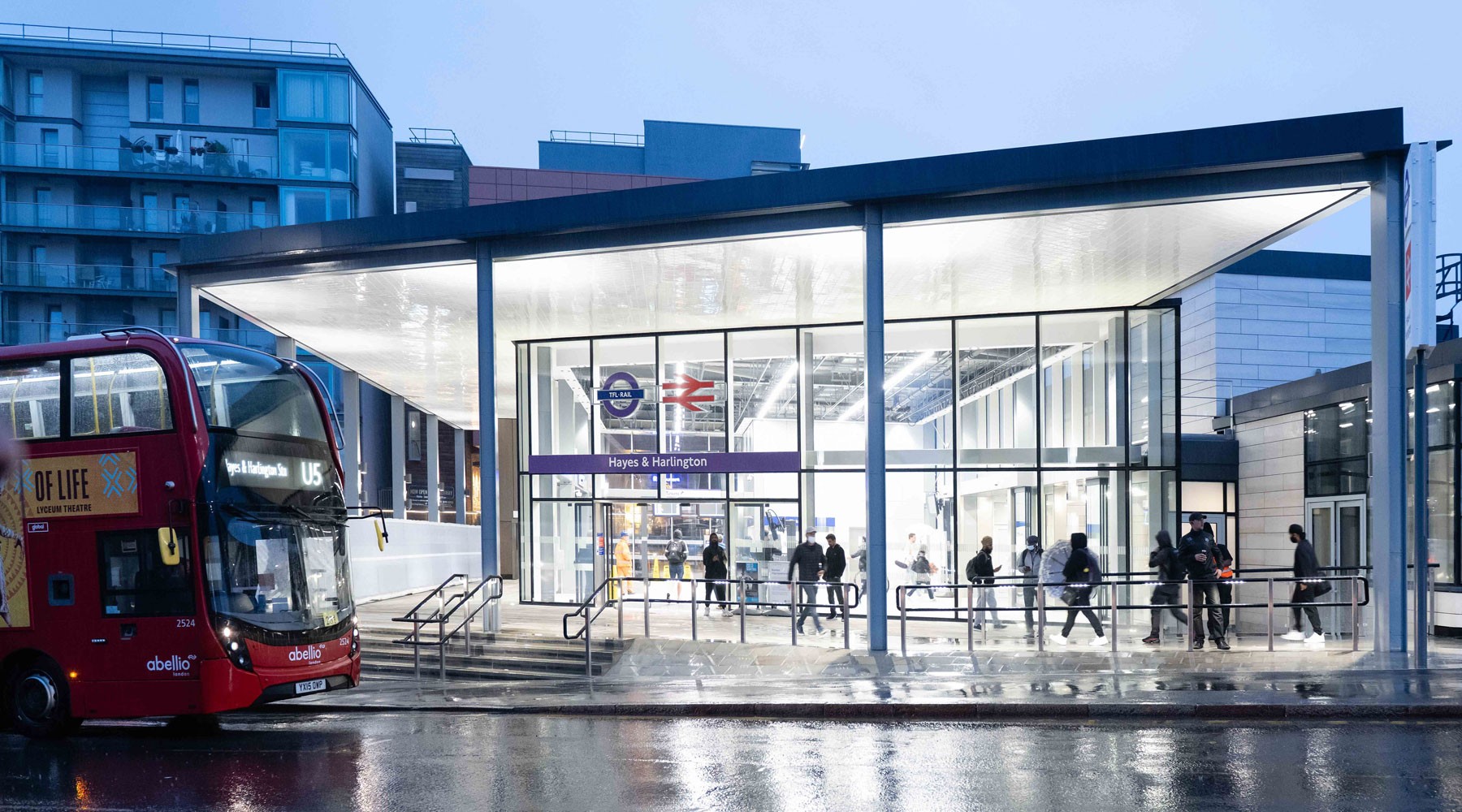 hayes-and-harlington-station-02.jpg
