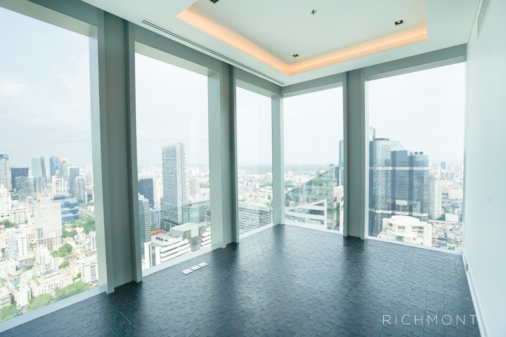 The Ritz Carlton Residences Bangkok, 3 Bedrooms