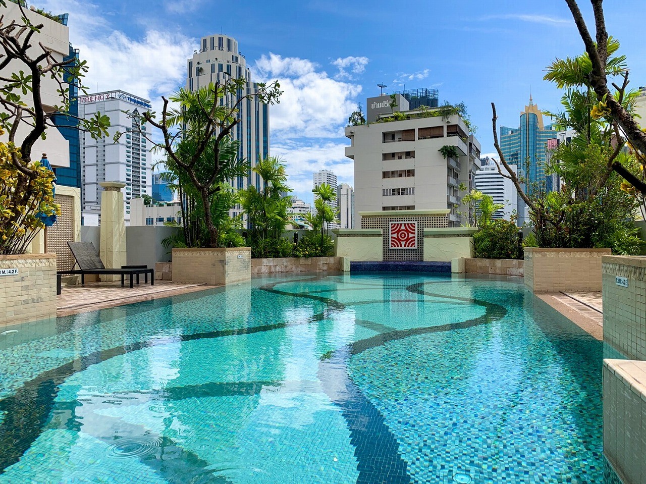 bt-residence-pool.jpg