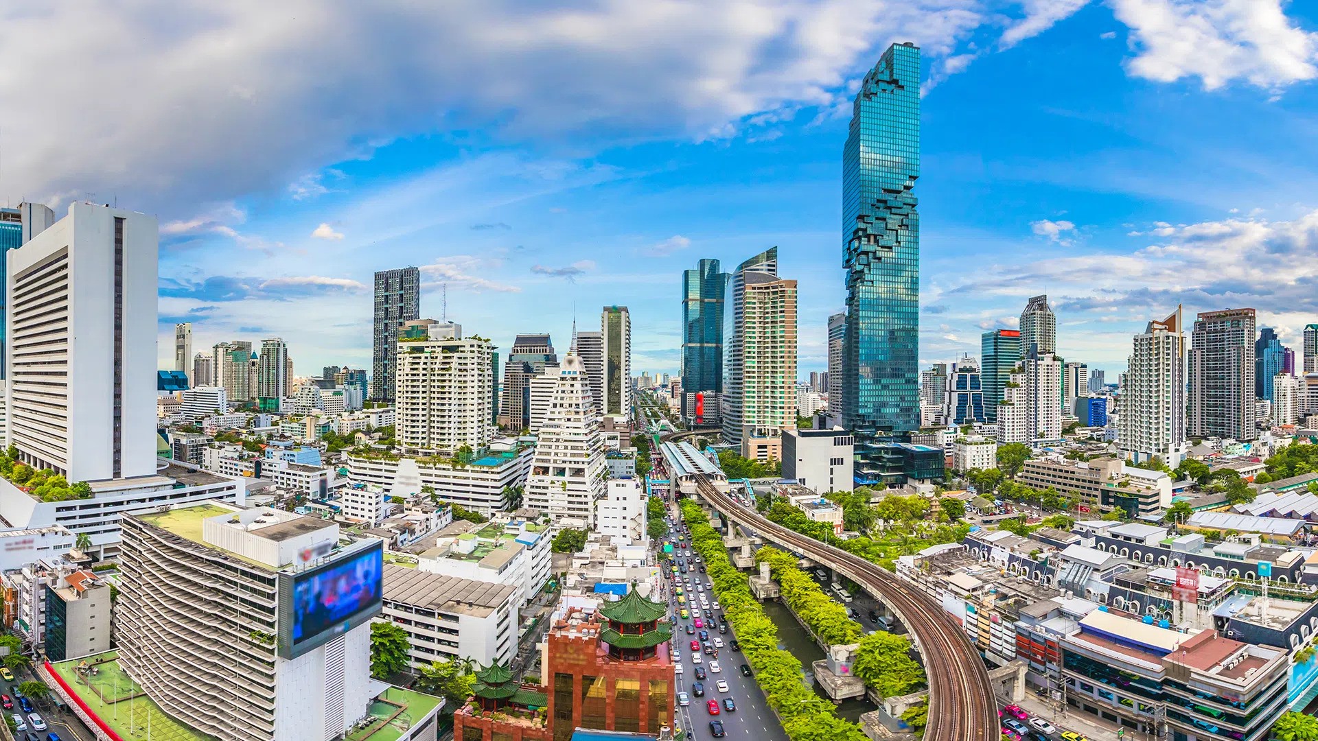 7-essentials-to-consider-before-buying-a-luxury-home-in-bangkok-02.jpg