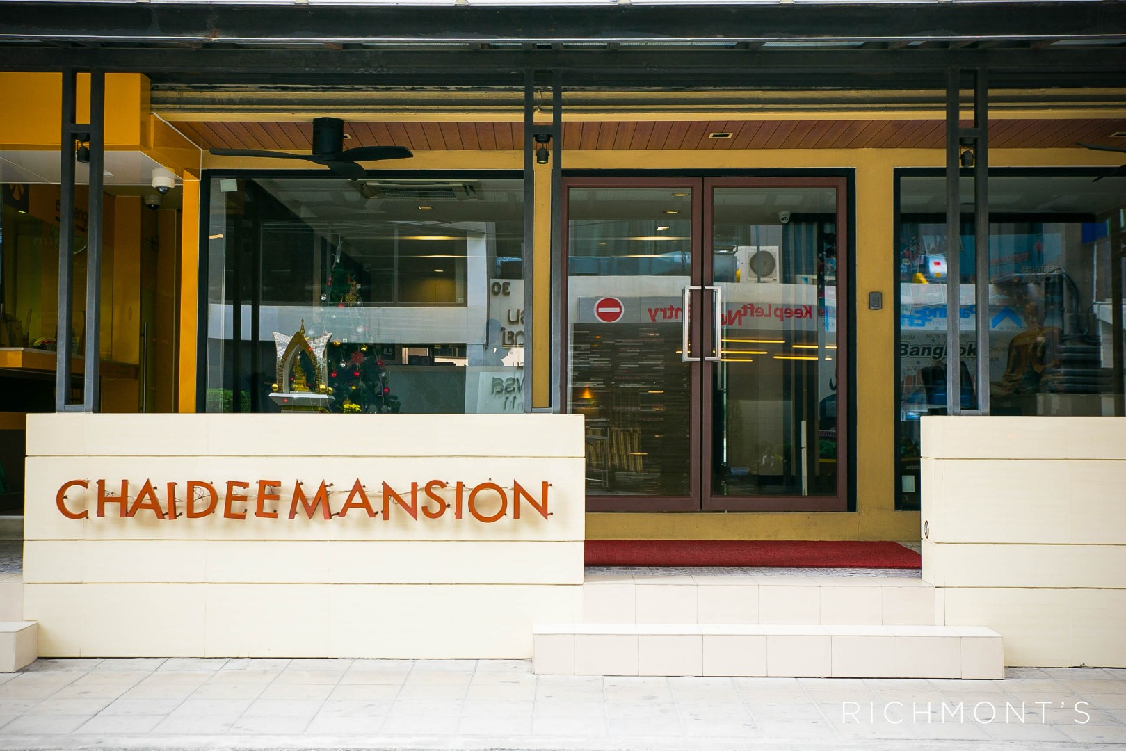 Chaidee Mansion Front Building a.jpg
