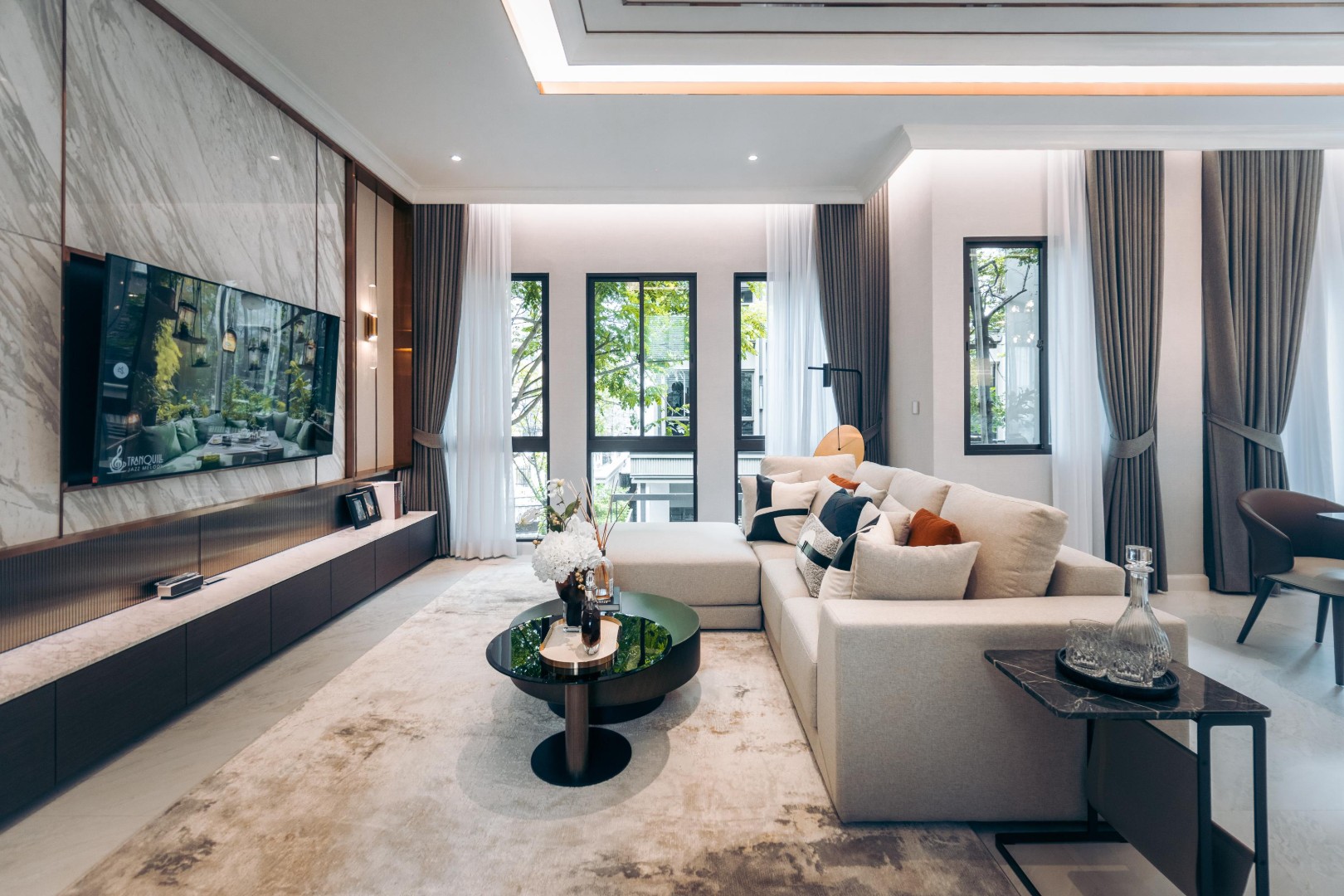 Interior_1.jpg