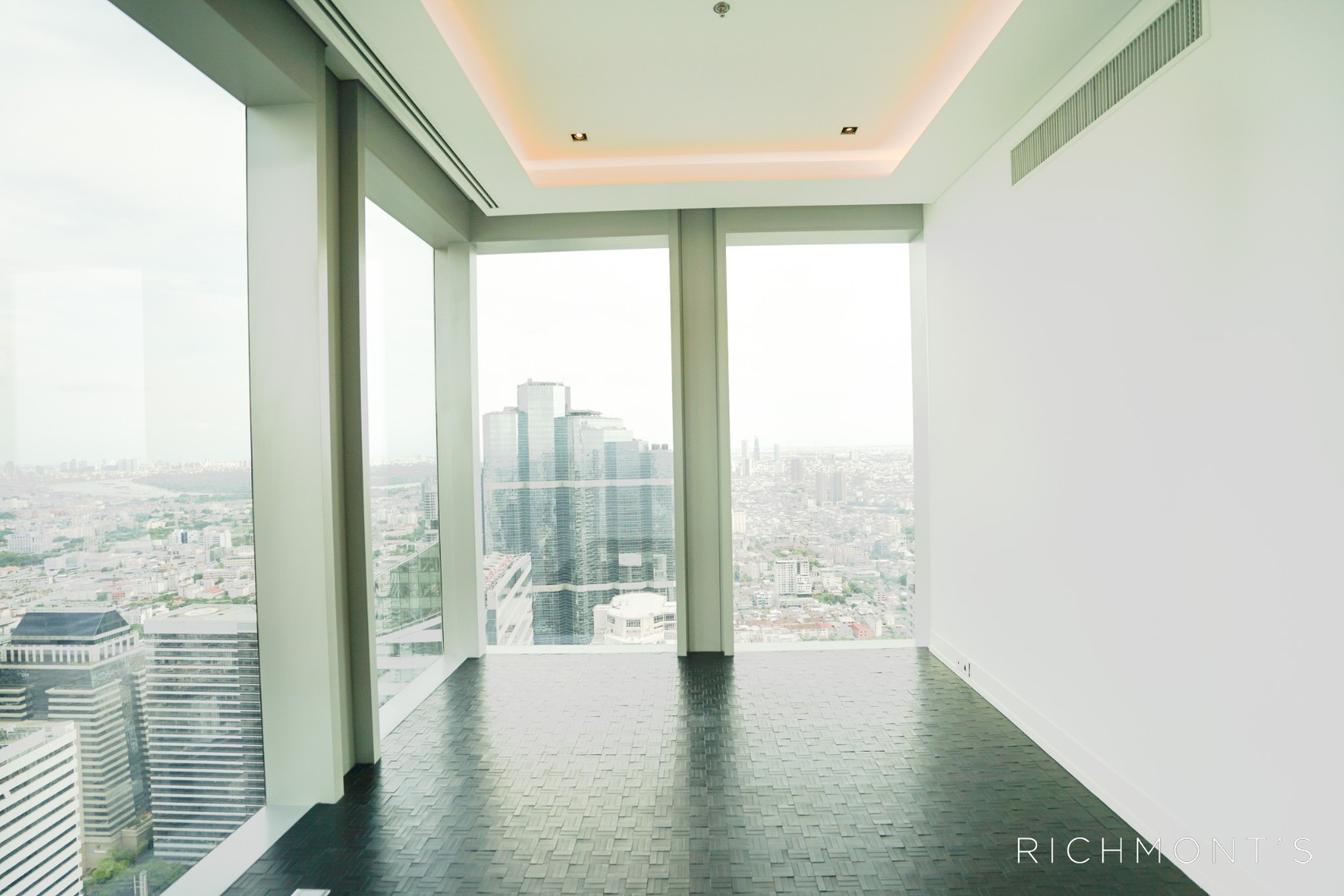 The Ritz Carlton Residences Bangkok, 3 Bedrooms