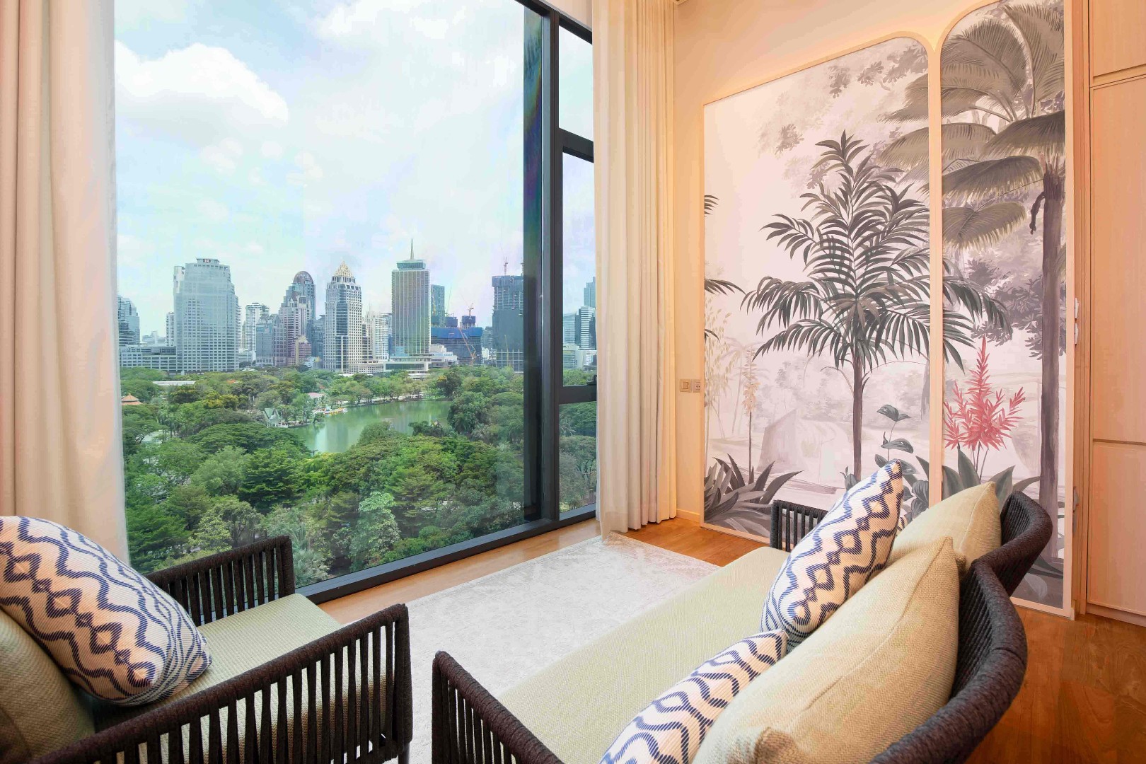 sindhorn-lumpini-sc0017-18.jpg