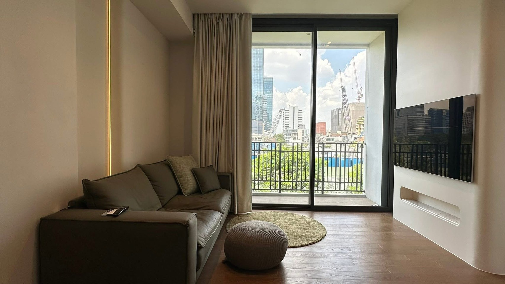Muniq Langsuan, 1-Bedroom, Bangkok